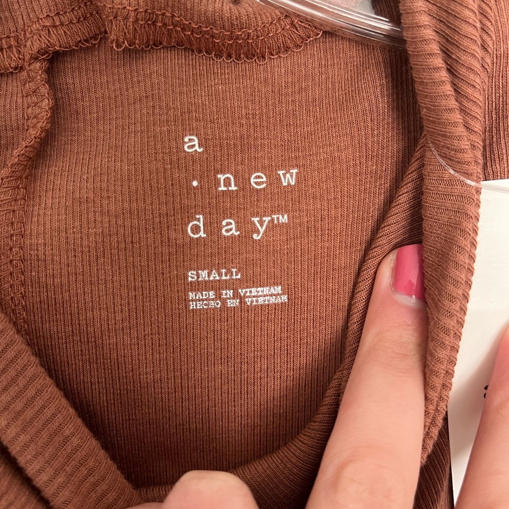 A New Day Ribbed Rust Colored Tank Tank - Picture 4 of 5